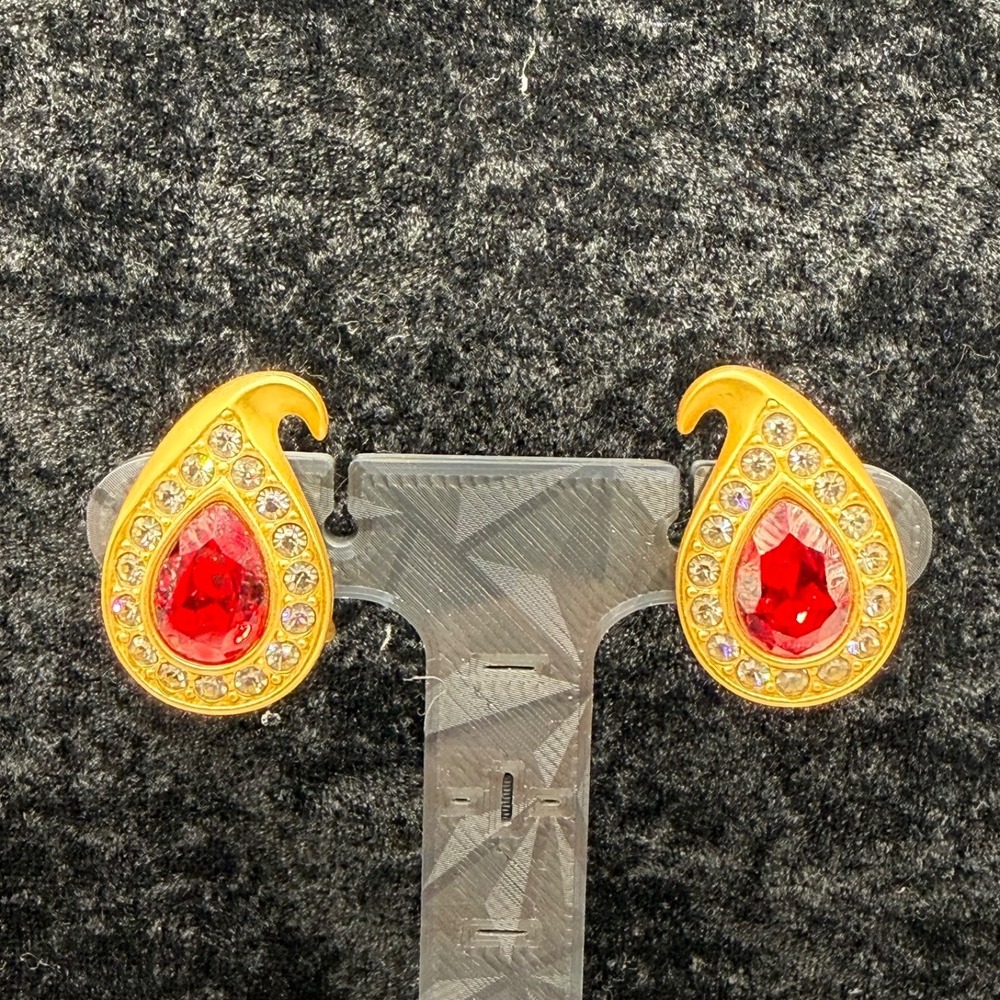 Vintage Napier Rhinestone Clip On Earrings Paisley Gold Tone Red‎ Signed